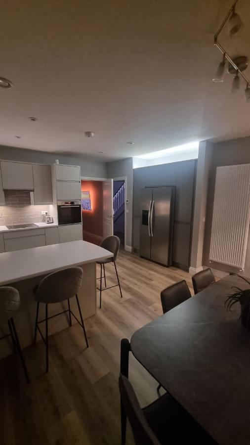 Entire Modern Home With Seaview And Parking ويكلو المظهر الخارجي الصورة
